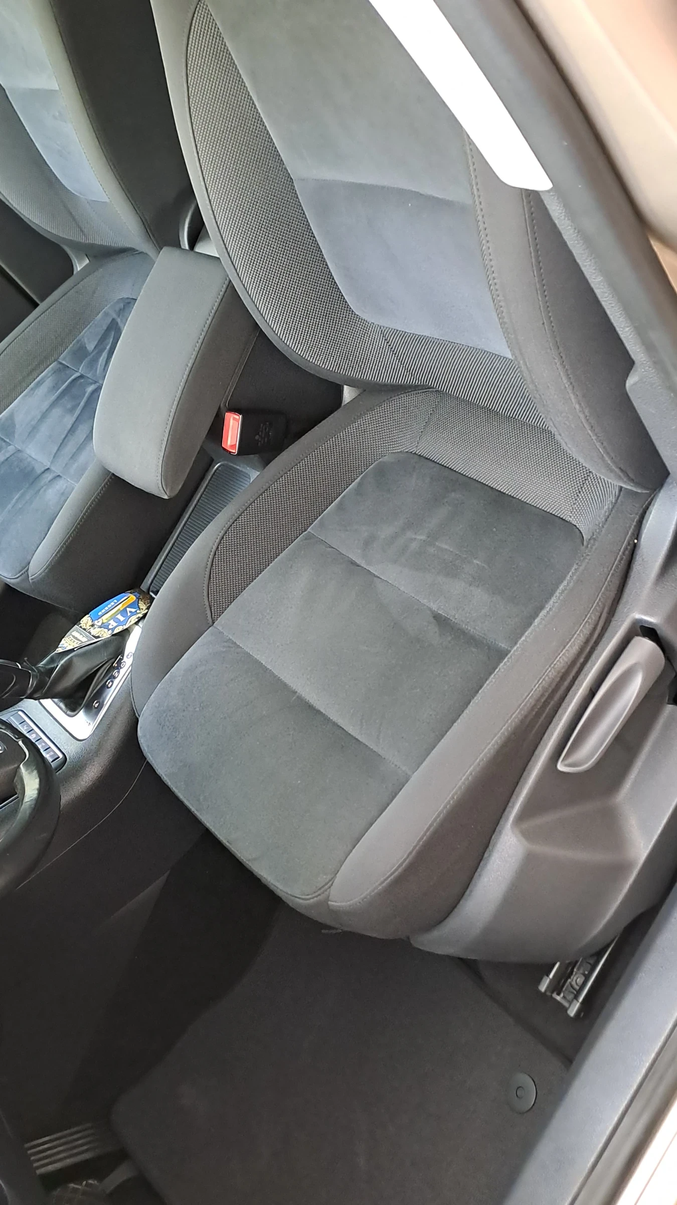 VW Tiguan 2.0 TDI-4X4-HIGHLINE-DSG-LED - изображение 10