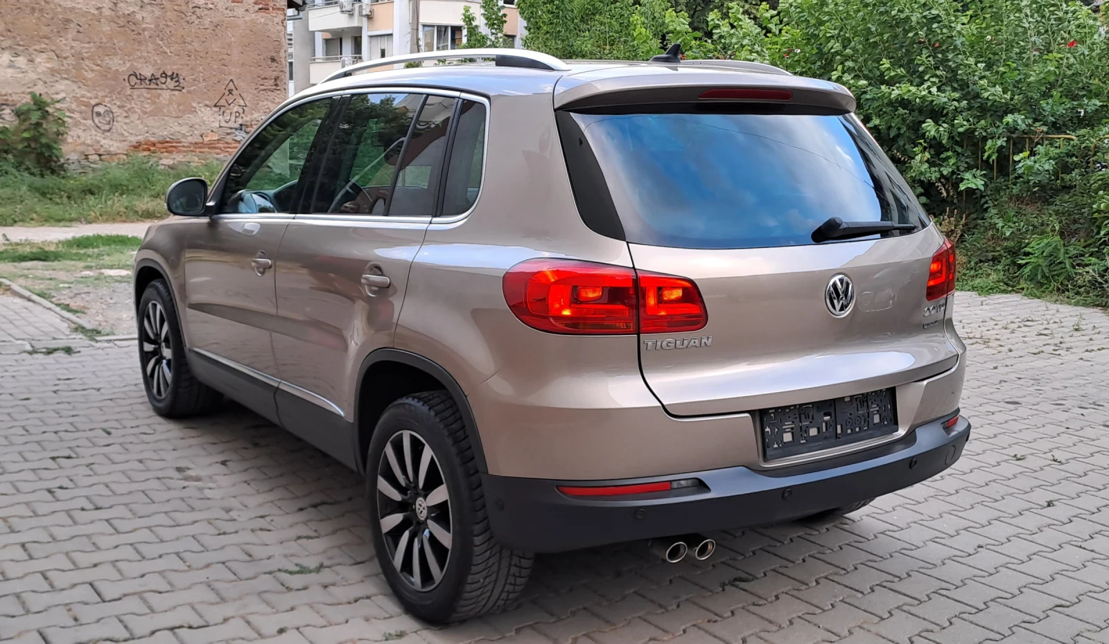 VW Tiguan 2.0 TDI-4X4-HIGHLINE-DSG-LED - изображение 4