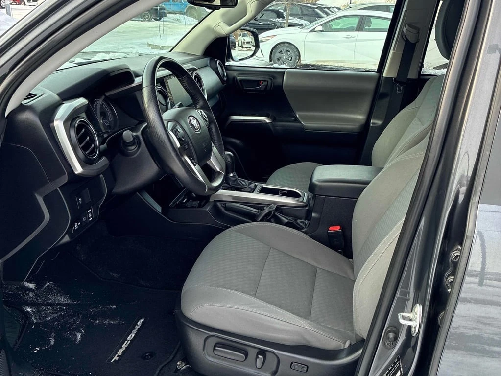 Toyota Tacoma * 4x4 Double Cab Auto * CARFAX * БЕЗ ПЪРВОНАЧАЛНА  - изображение 5