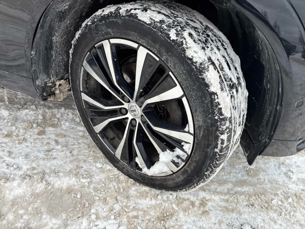 Volvo XC60 * Plus Dark Theme * ПОДГРЕВИ * КАМЕРА * CARFAX - изображение 7