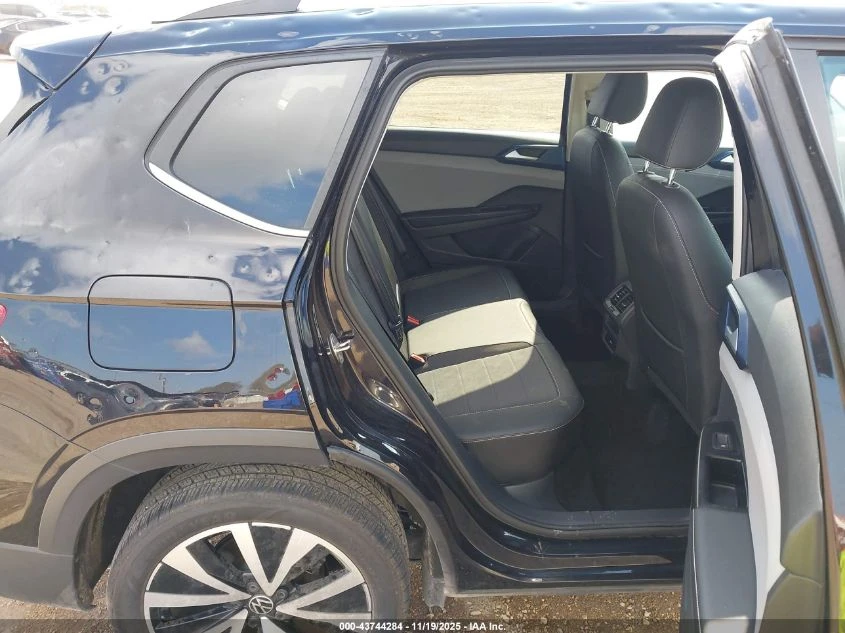 VW Taos Volkswagen 1.5T Se - изображение 8