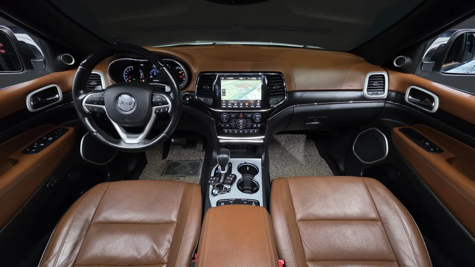 Jeep Grand cherokee SUMMIT / DISTRONIC / АВТ.ПАРКИРАНЕ / ОБДУХ / ФУЛЛ , снимка 8 - Автомобили и джипове - 54060466