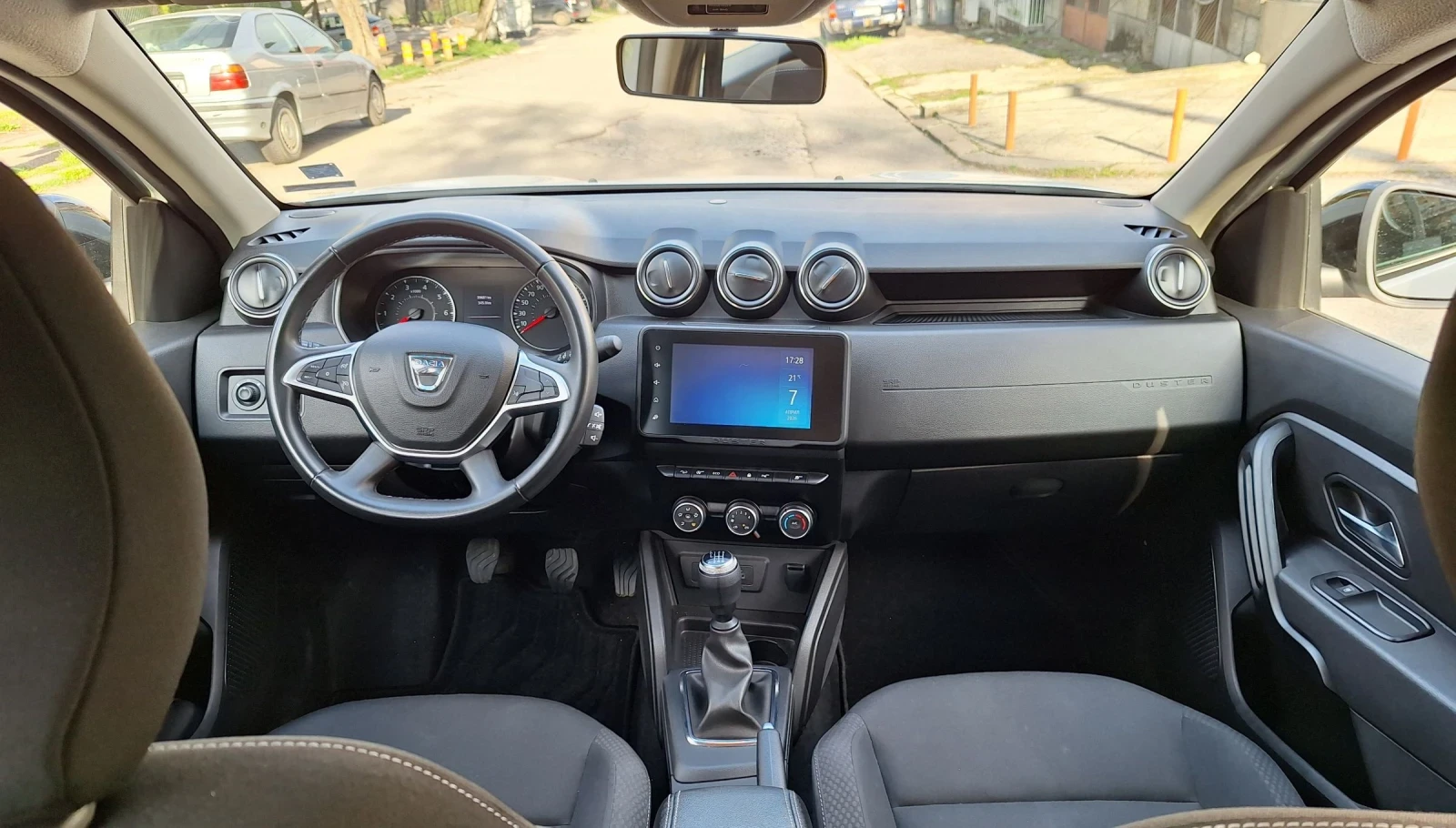 Dacia Duster 4x4 1.5 dCi 115 к.с. 2022г 39 000км., 6скорости , снимка 14 - Автомобили и джипове - 54184771