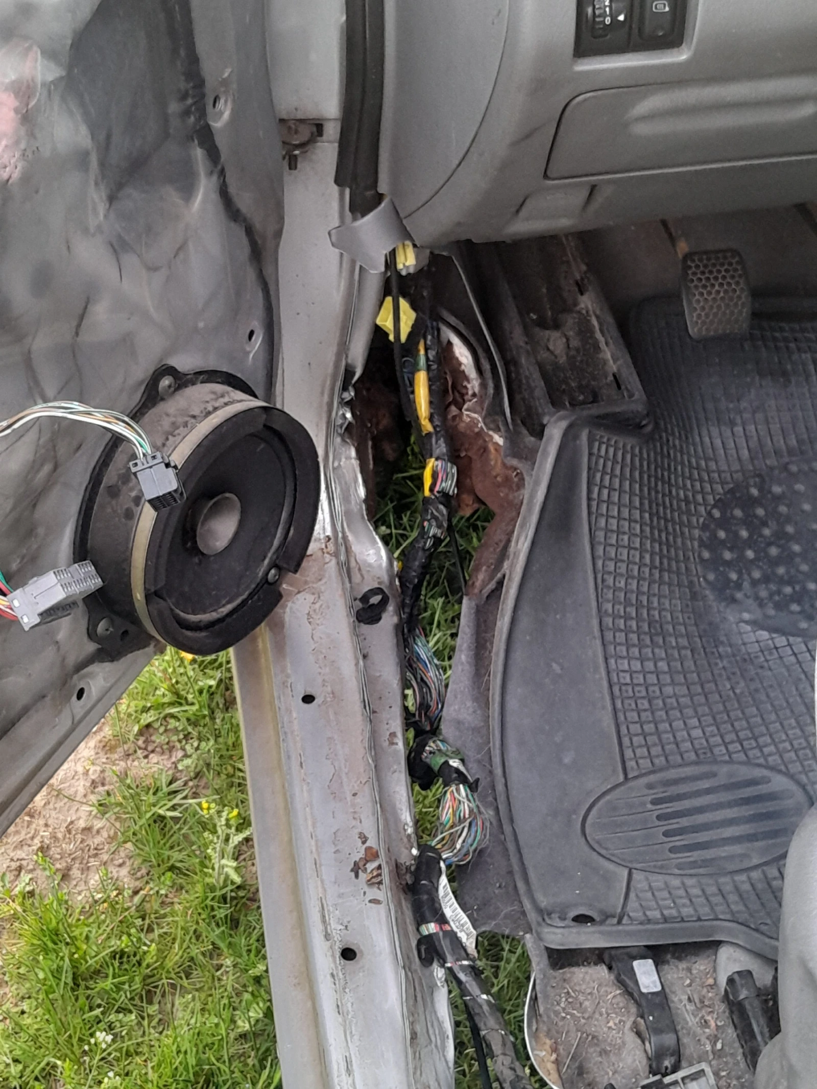 Suzuki Grand vitara 2.0TD HL7 Брякуван!, снимка 12 - Автомобили и джипове - 54221155