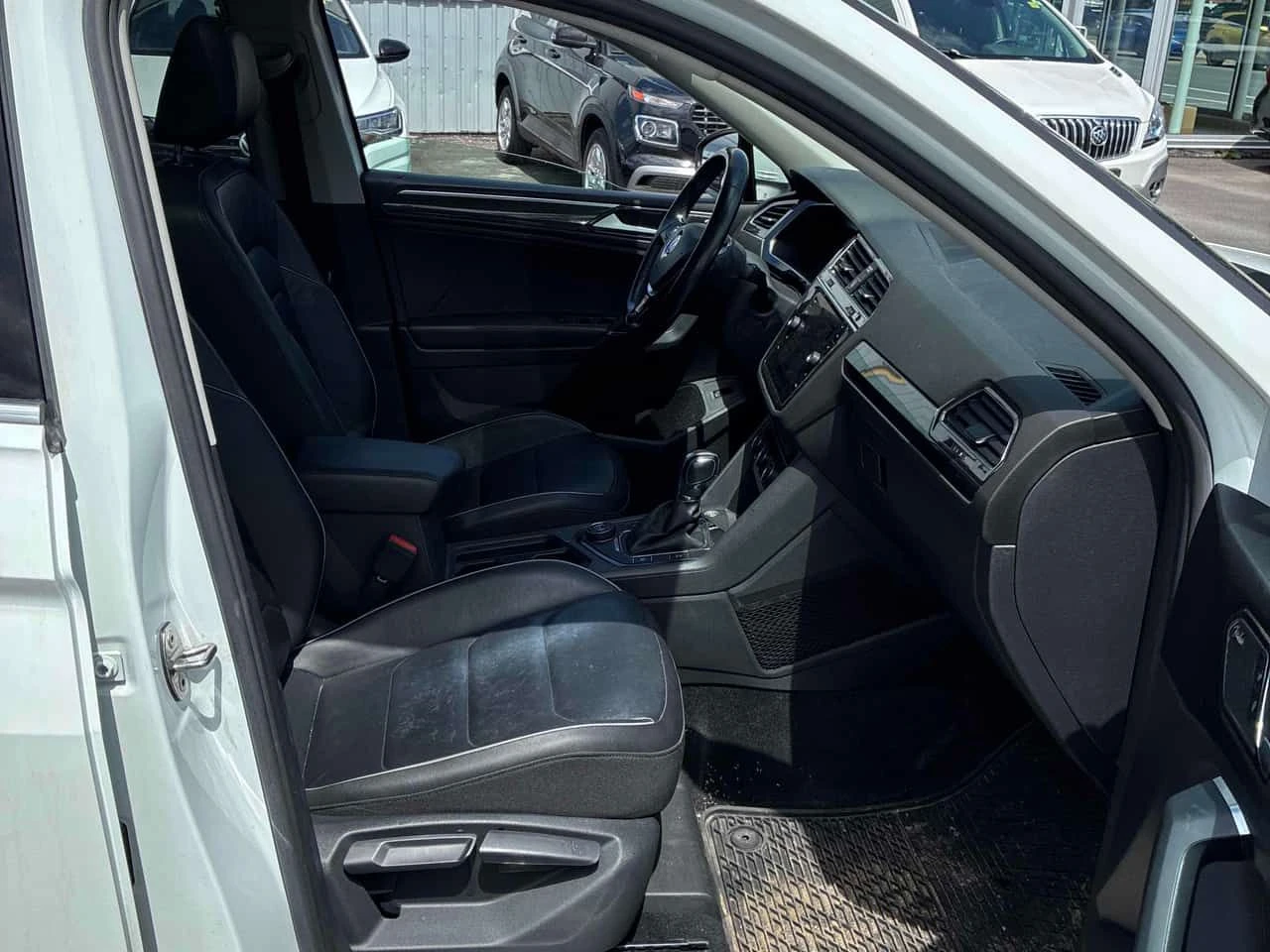 VW Tiguan * Highline * ГЛАВНО ПРЕДСТАВИТЕЛСТВО* , снимка 15 - Автомобили и джипове - 54618861