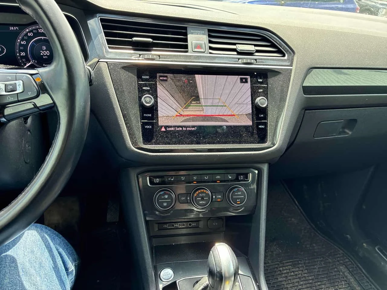 VW Tiguan * Highline * ГЛАВНО ПРЕДСТАВИТЕЛСТВО* , снимка 9 - Автомобили и джипове - 54618861