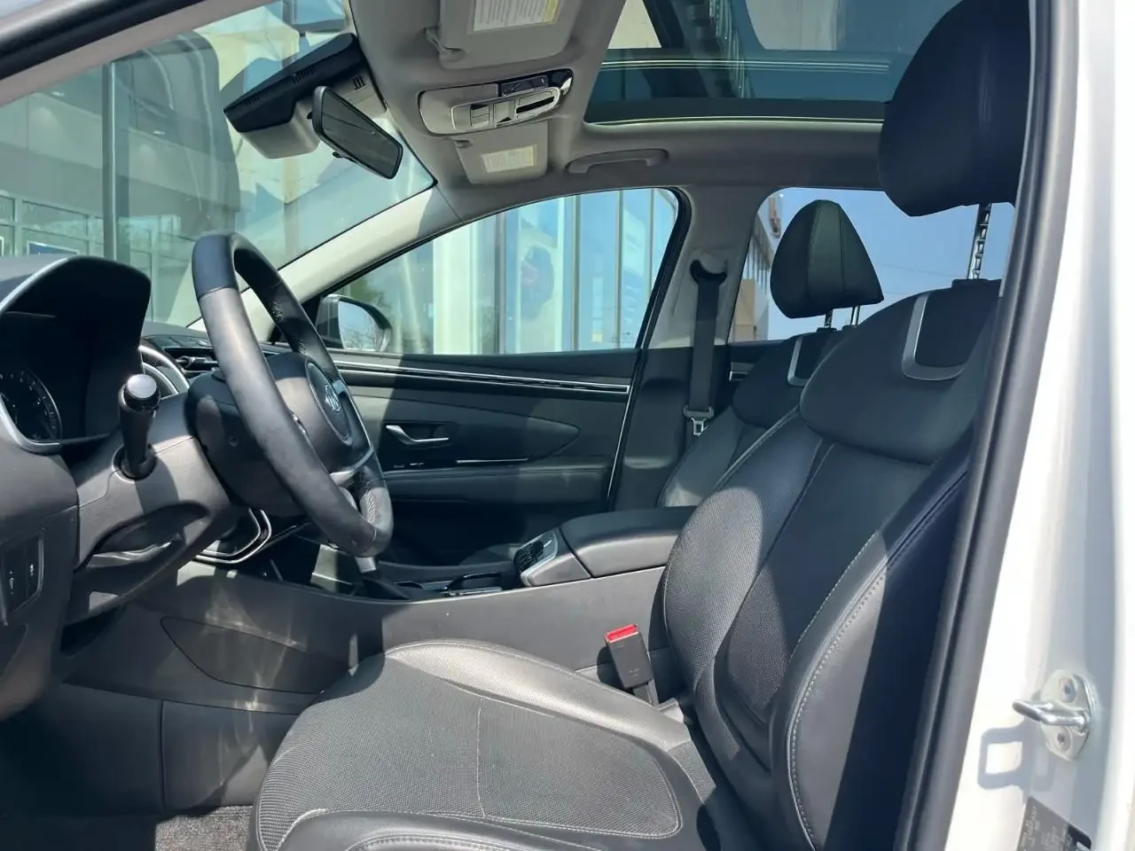 Hyundai Tucson, снимка 6 - Автомобили и джипове - 54651321