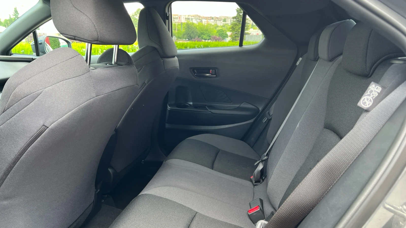 Toyota C-HR 2.0H Selection , снимка 15 - Автомобили и джипове - 54793335