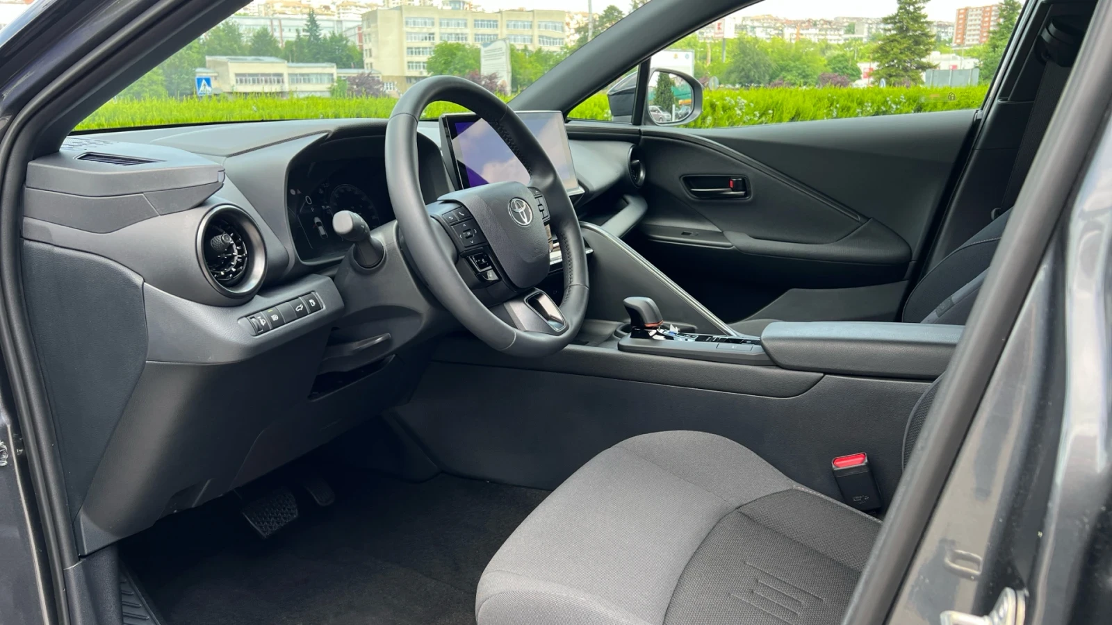 Toyota C-HR 2.0H Selection , снимка 9 - Автомобили и джипове - 54793335