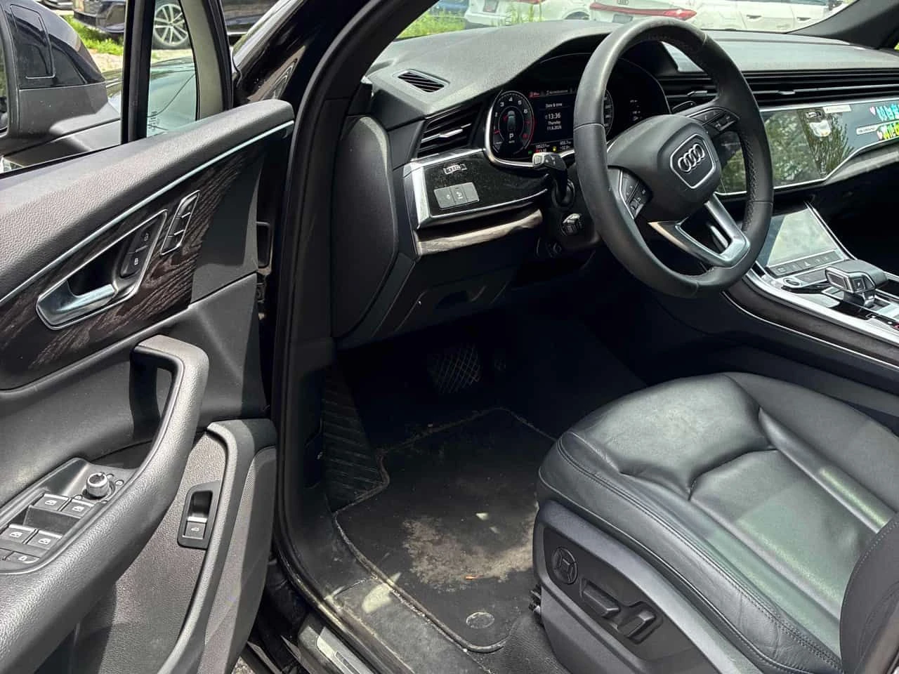 Audi Q7 * Komfort * ГЛАНВО ПРЕДСТАВИТЕЛСТВО НА AUDI* , снимка 7 - Автомобили и джипове - 54880018