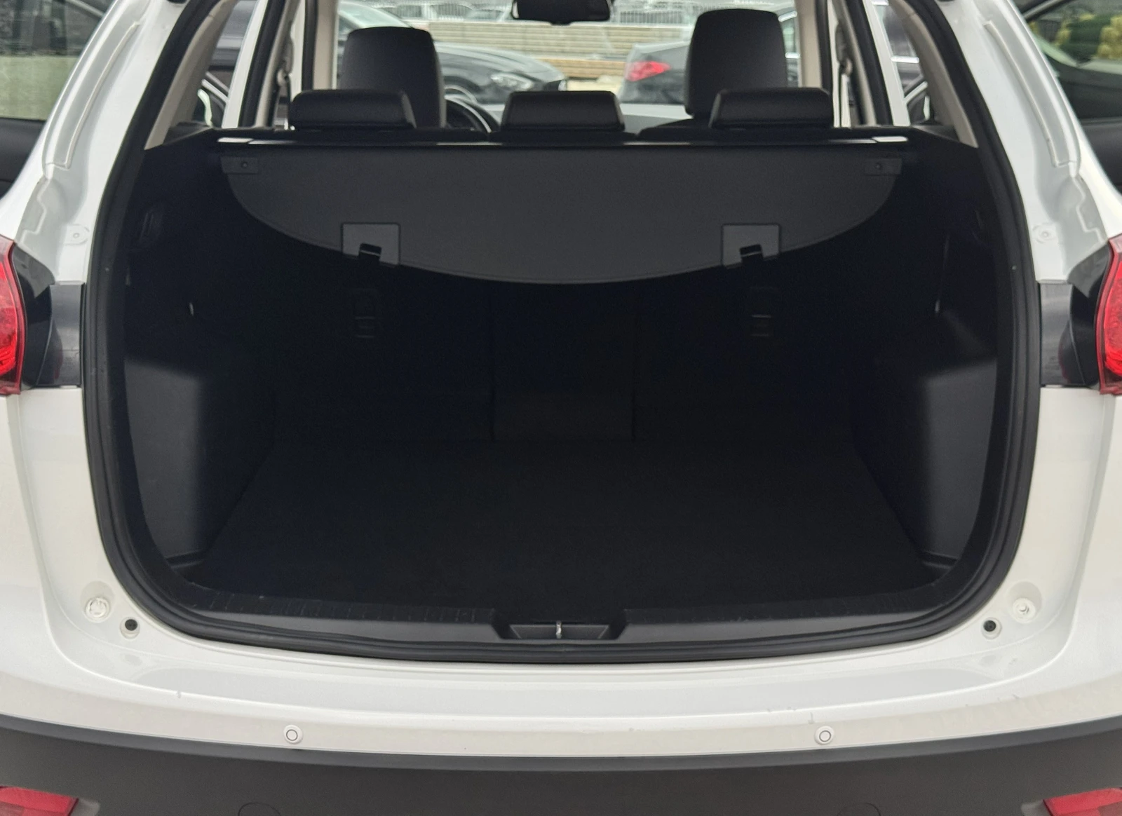 Mazda CX-5 2.2D БЯЛА ПЕРЛА KEYLESS GO  BOSE ТОП СЪСТОЯНИЕ, снимка 15 - Автомобили и джипове - 55235968