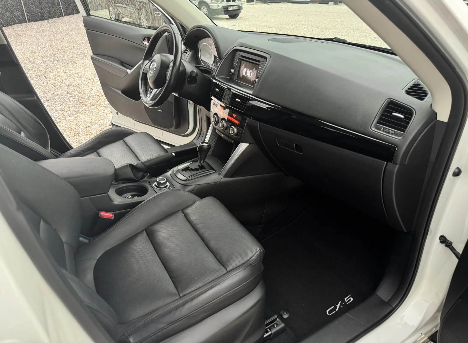 Mazda CX-5 2.2D БЯЛА ПЕРЛА KEYLESS GO  BOSE ТОП СЪСТОЯНИЕ, снимка 8 - Автомобили и джипове - 55235968