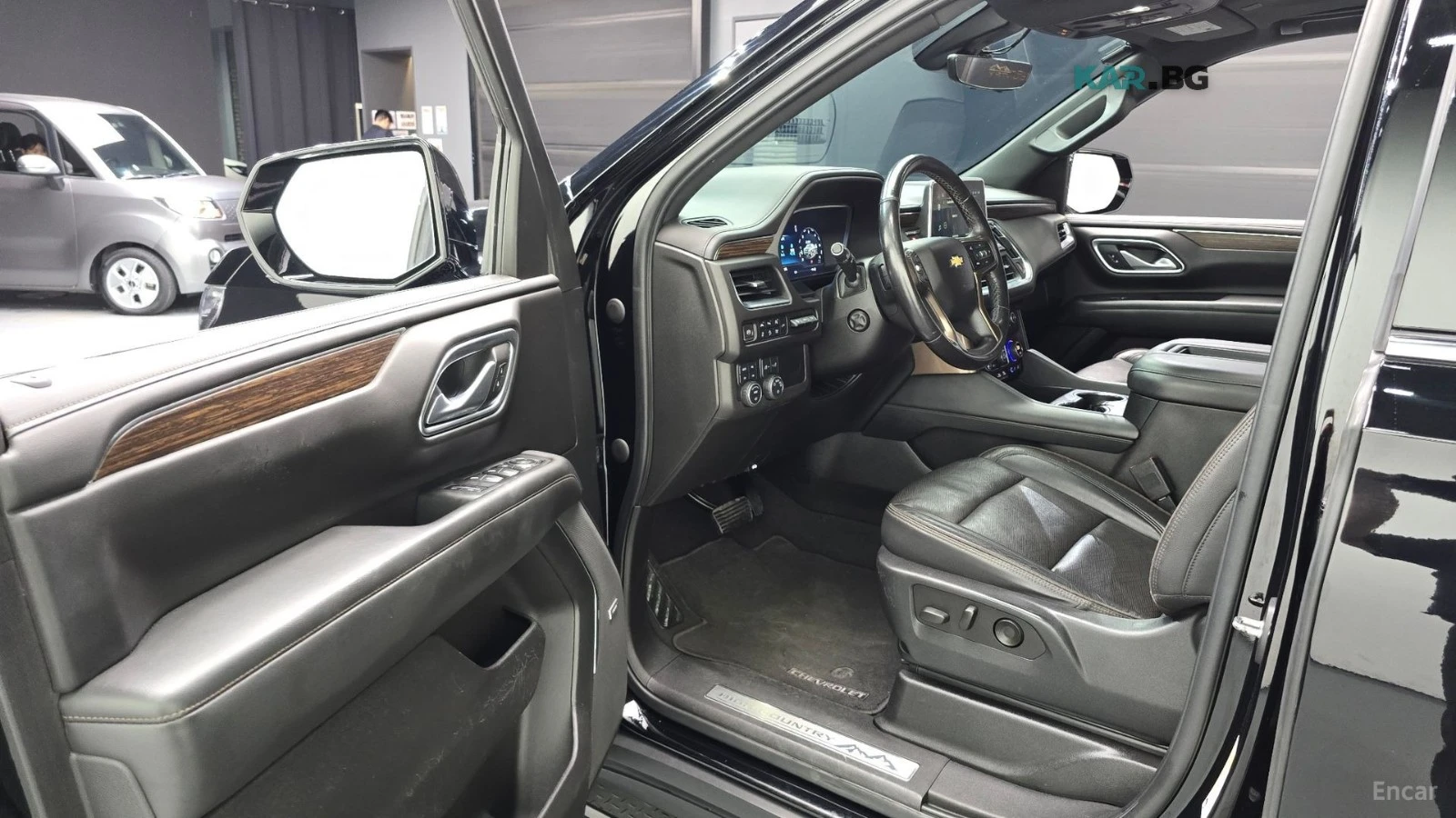 Chevrolet Tahoe 6.2* HIGH COUNTRY* 4WD* BOSE* ПАНО* ПОДГР* ОБДУХ* , снимка 8 - Автомобили и джипове - 56073613