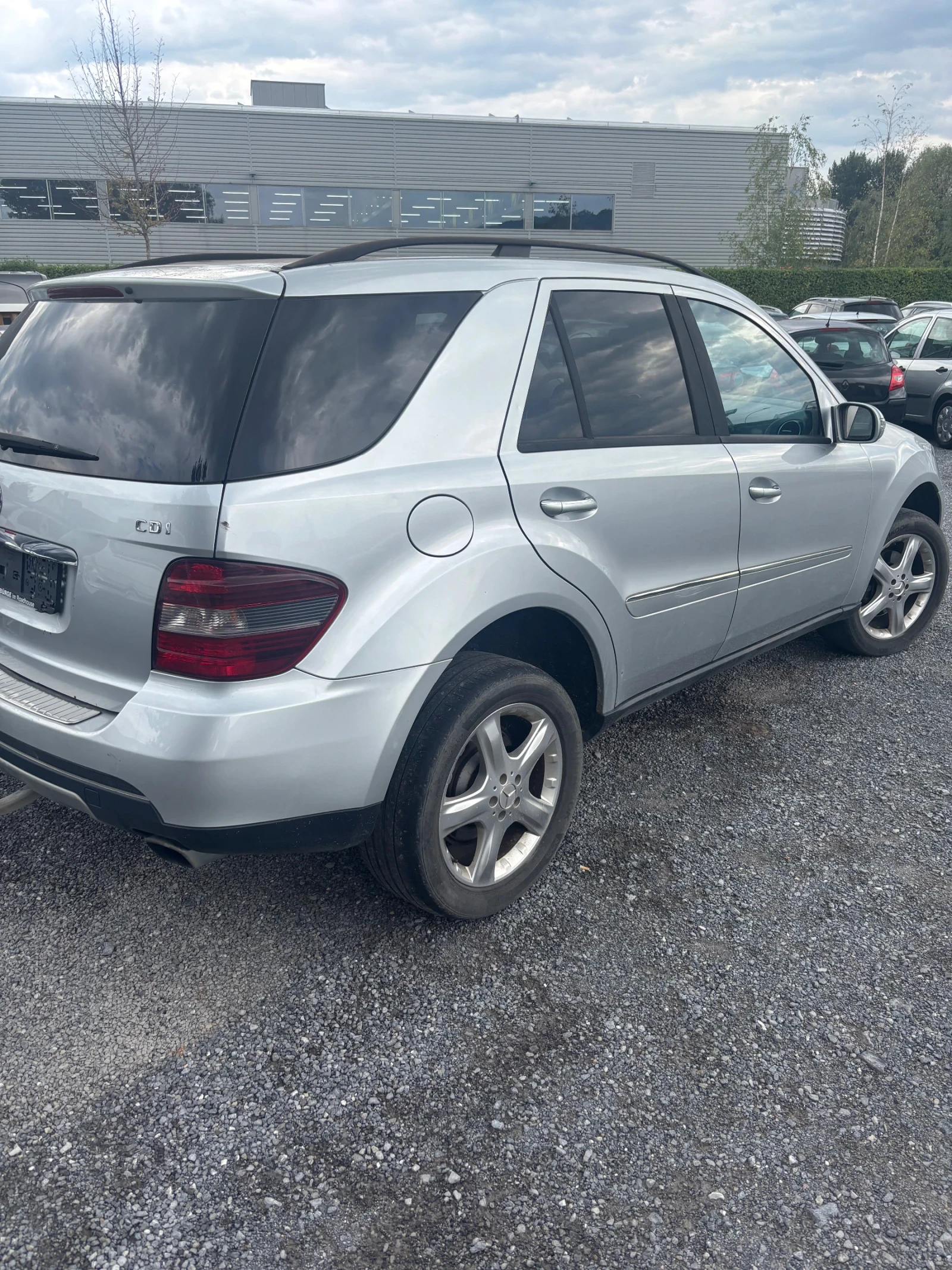 Mercedes-Benz ML 320, снимка 4 - Автомобили и джипове - 56567312
