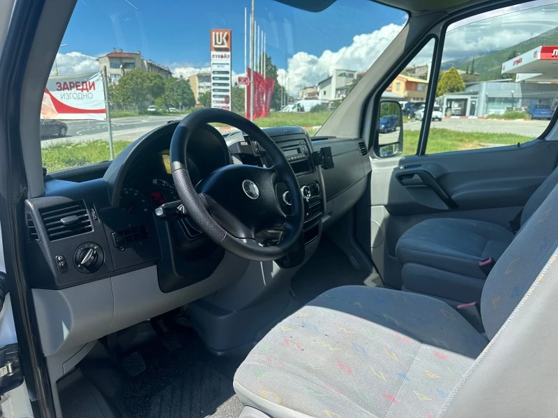 VW Crafter 2.5 TDI, снимка 8 - Бусове и автобуси - 45472311