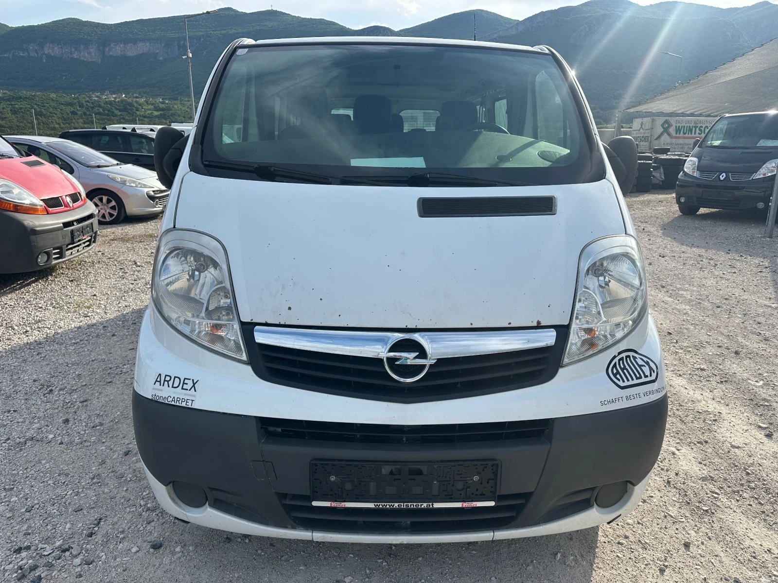 Opel Vivaro 2.0/114кс 9места Дълга база климатик - изображение 2