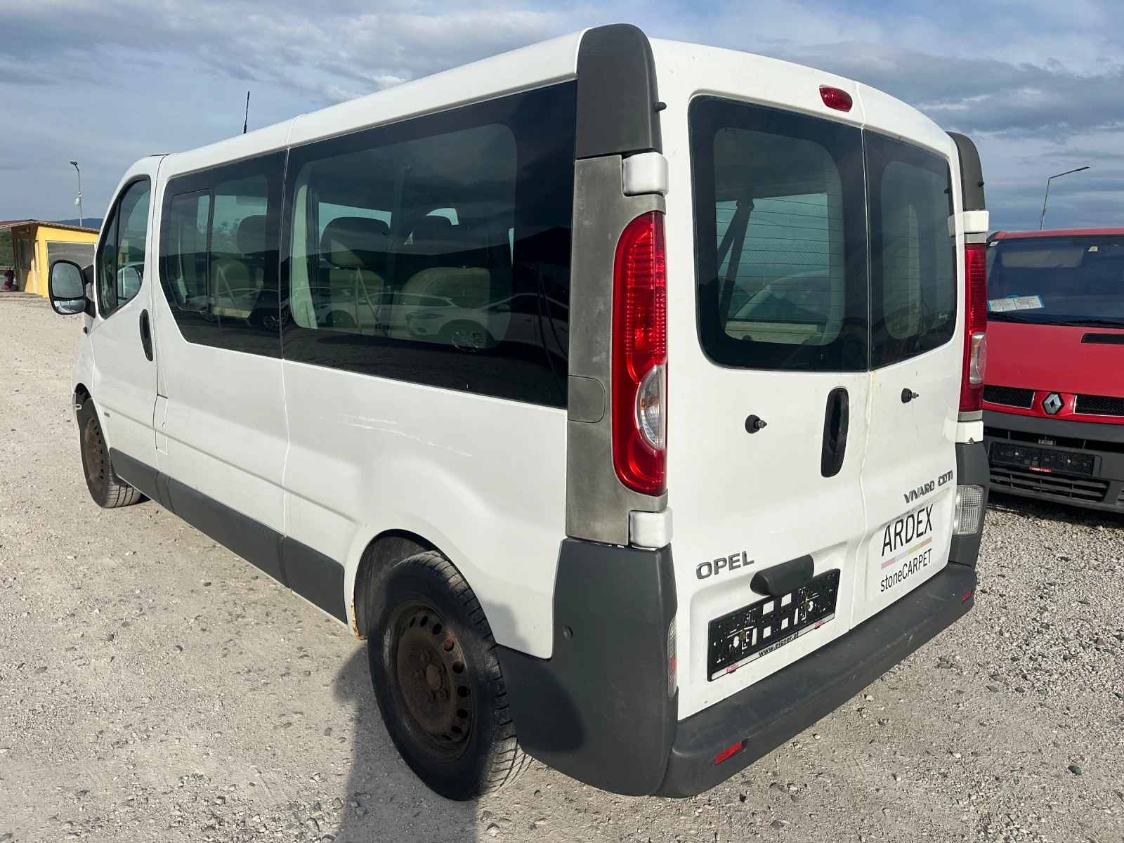 Opel Vivaro 2.0/114кс 9места Дълга база климатик - изображение 5