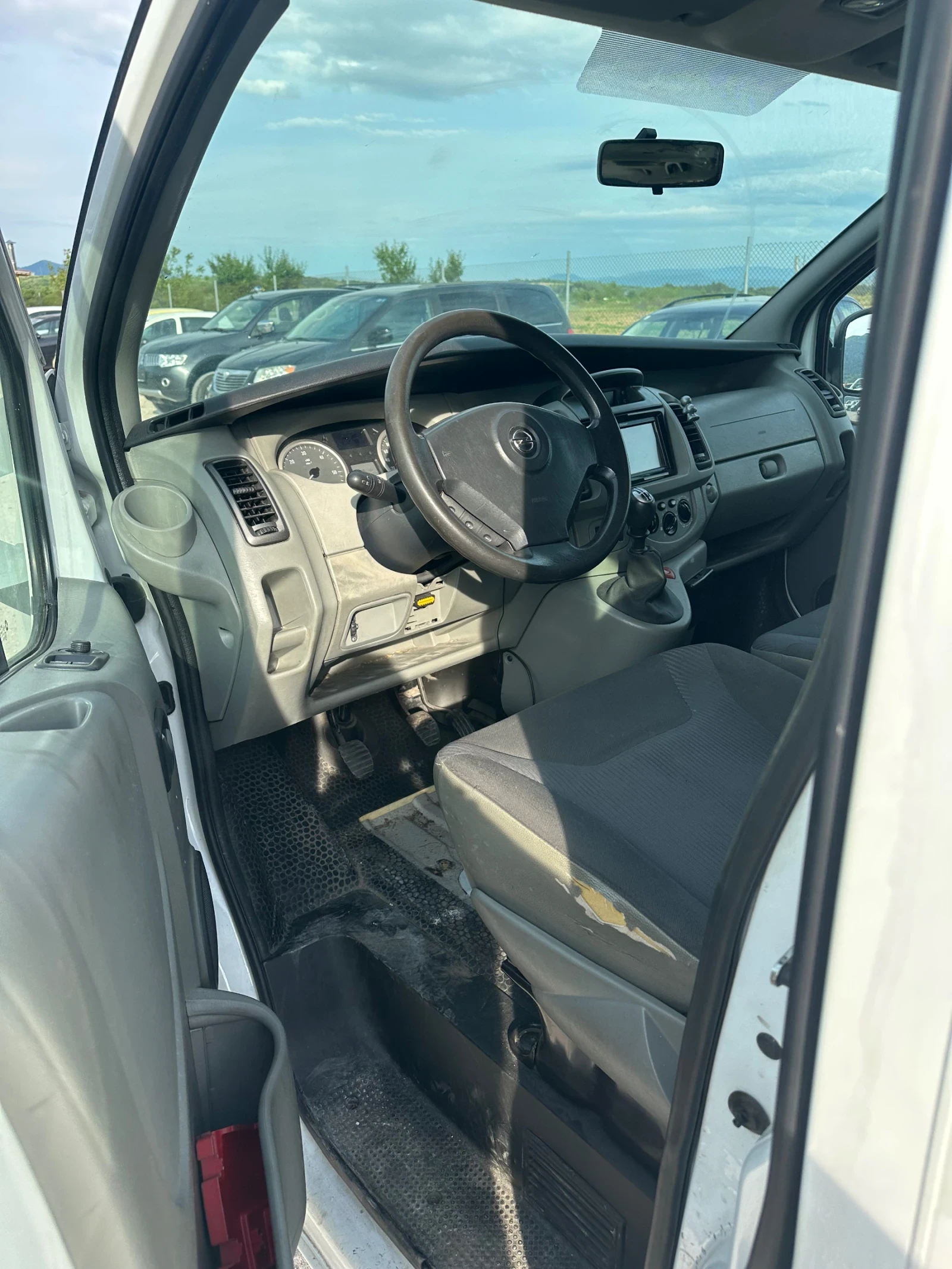Opel Vivaro 2.0/114кс 9места Дълга база климатик - изображение 9