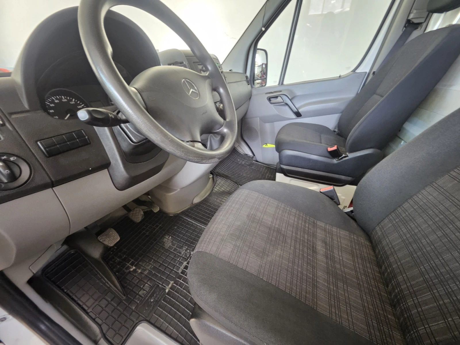 Mercedes-Benz 313 cdi, снимка 6 - Бусове и автобуси - 54242488