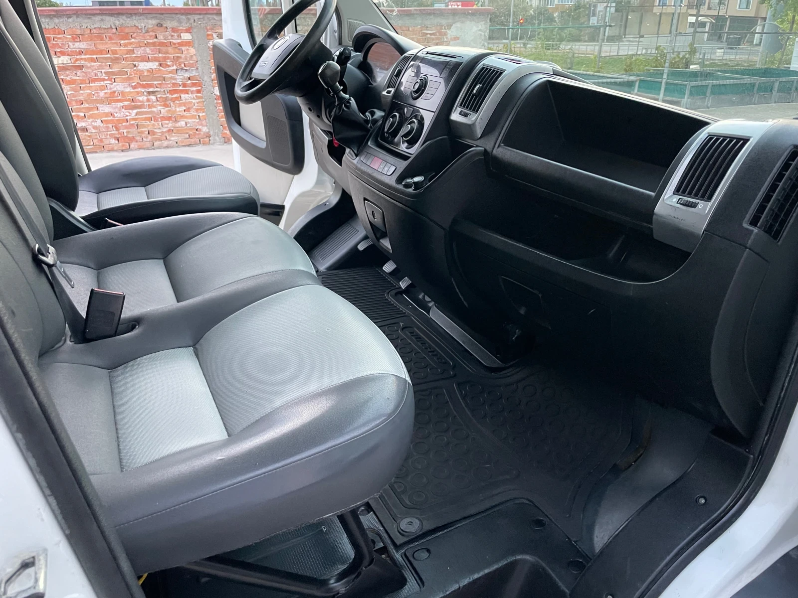 Fiat Ducato 2.3Jtd/КЛИМАТИК, снимка 9 - Бусове и автобуси - 55826589