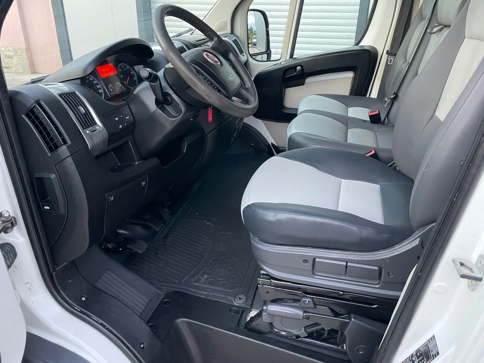 Fiat Ducato 2.3Jtd/КЛИМАТИК, снимка 6 - Бусове и автобуси - 55826589