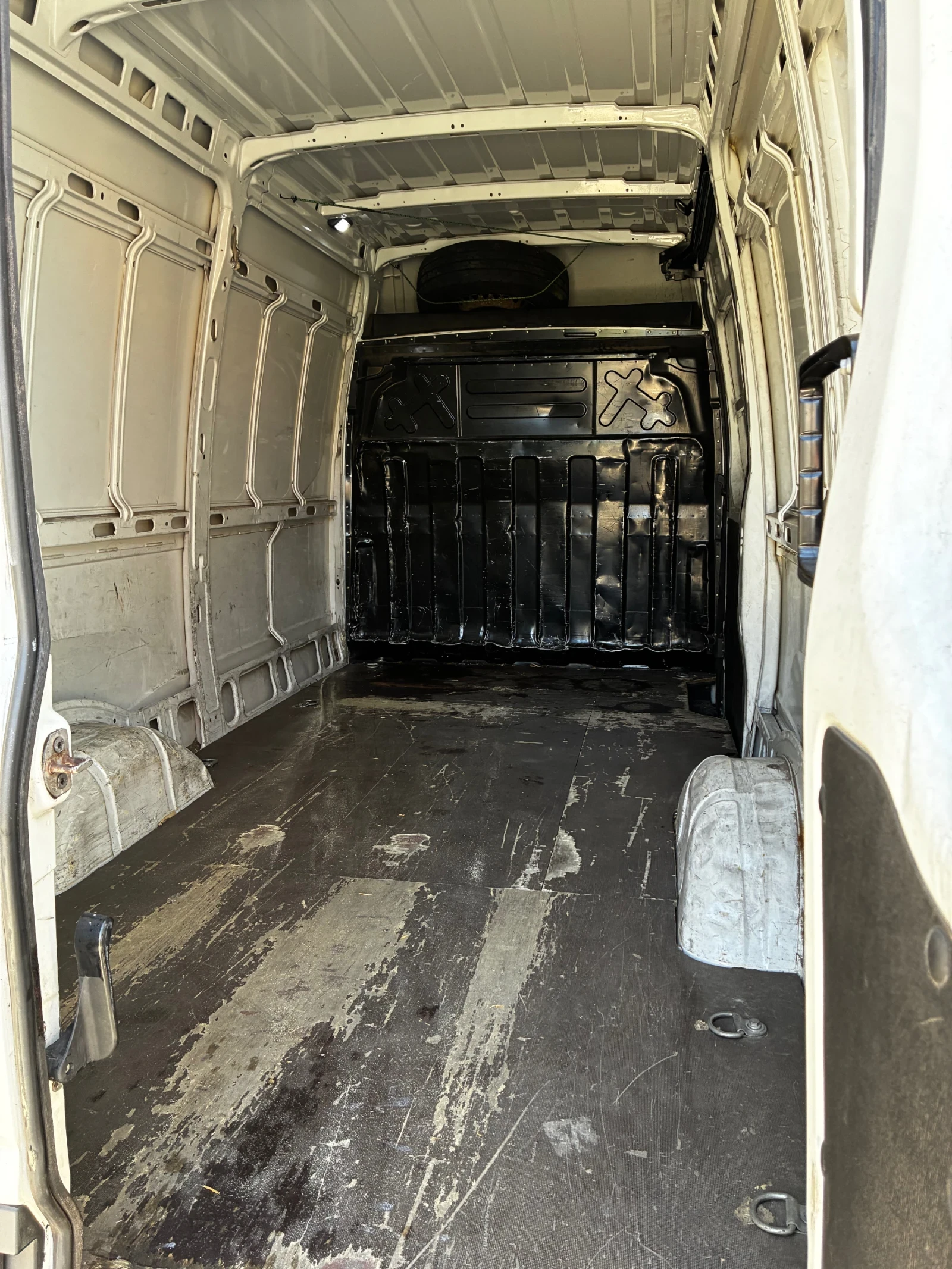 Iveco Daily 35-180, снимка 9 - Бусове и автобуси - 56181677
