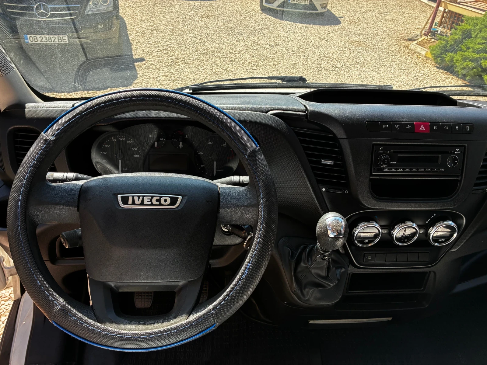 Iveco Daily 35-180, снимка 7 - Бусове и автобуси - 56181677