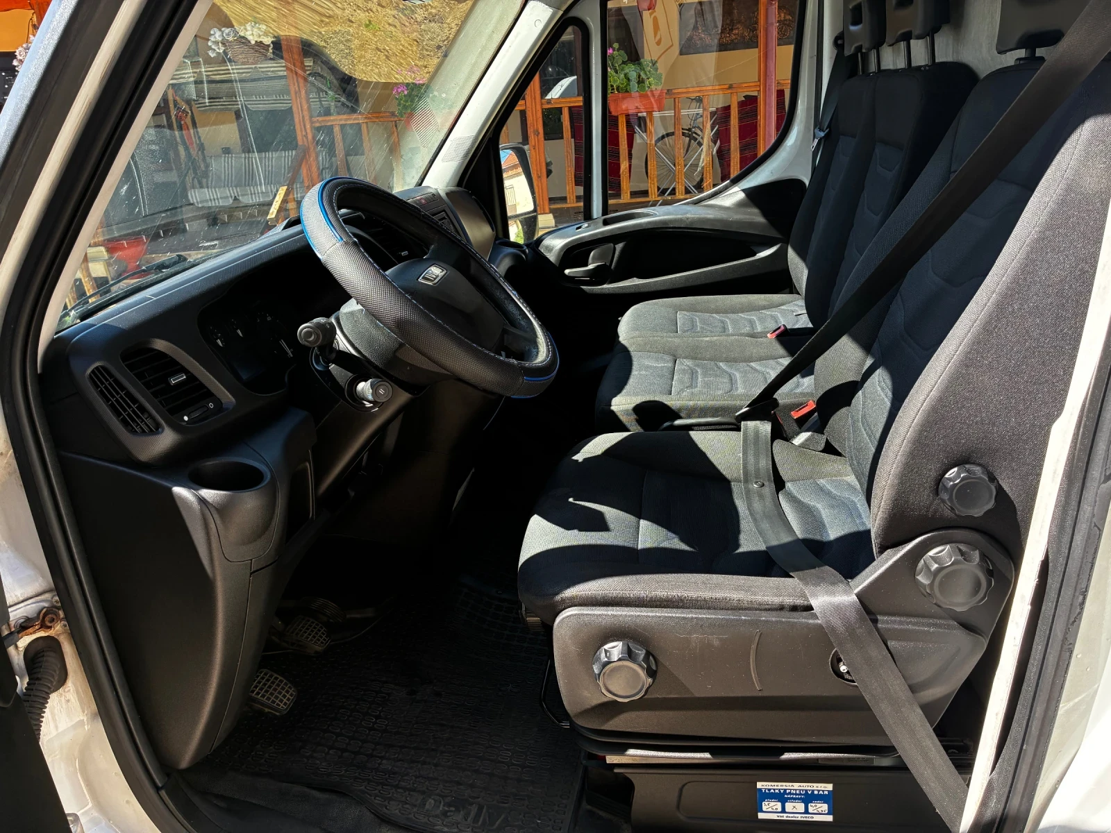 Iveco Daily 35-180, снимка 8 - Бусове и автобуси - 56181677