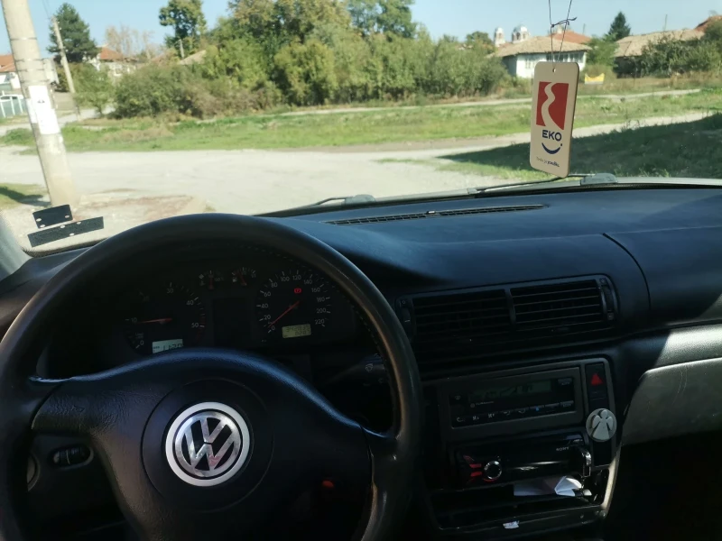 VW Passat, снимка 4 - Автомобили и джипове - 47328368