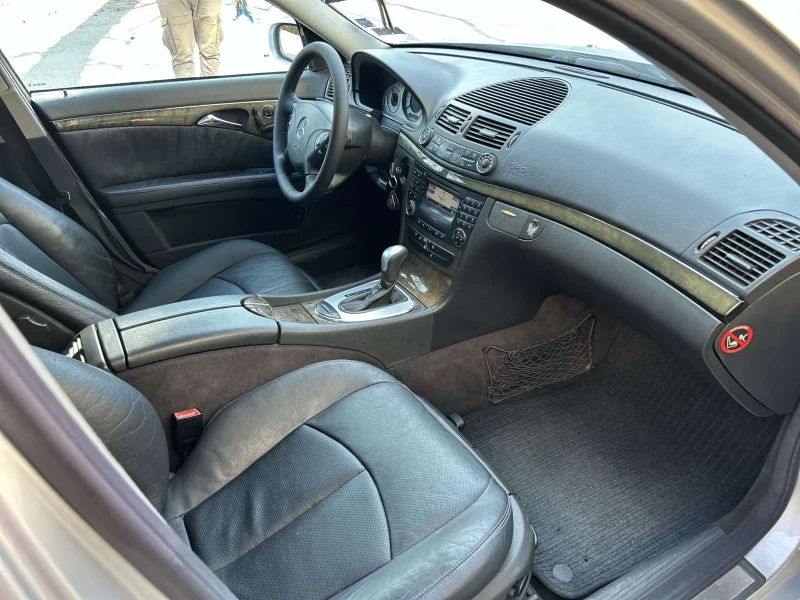 Mercedes-Benz E 270, снимка 9 - Автомобили и джипове - 49377823