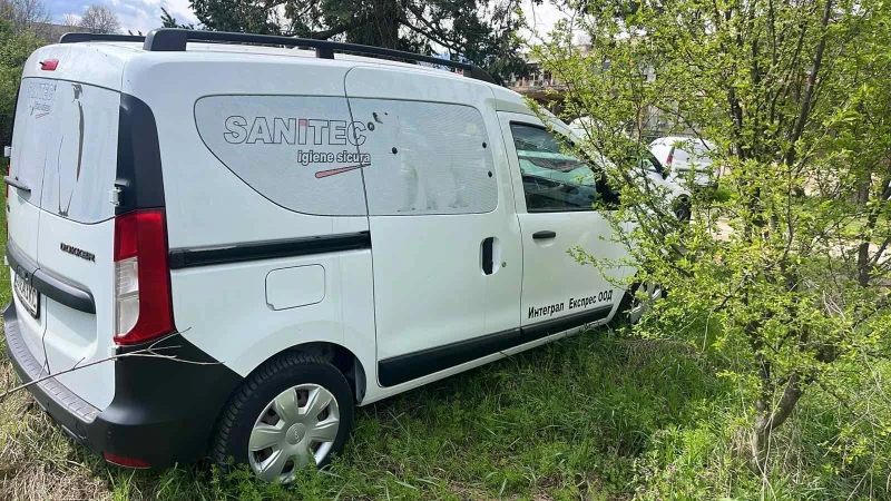 Dacia Dokker, снимка 4 - Автомобили и джипове - 49843030