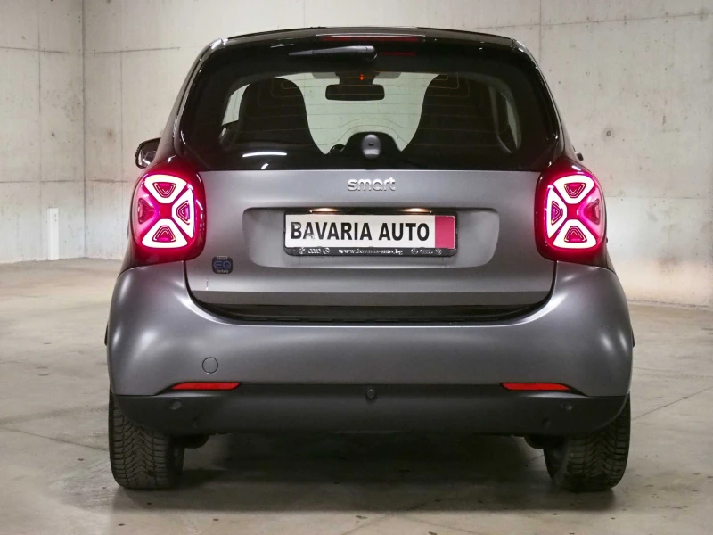 Smart Fortwo coupe EQ Brabus Панорама Full LED, снимка 4 - Автомобили и джипове - 51255612