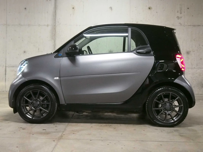 Smart Fortwo coupe EQ Brabus Панорама Full LED, снимка 2 - Автомобили и джипове - 51255612