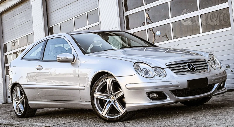 Mercedes-Benz C 220 CDI FACELIFT AMG КОЖА, снимка 3 - Автомобили и джипове - 51433337