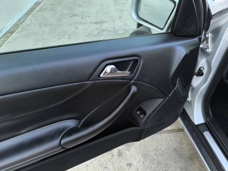 Mercedes-Benz C 220 CDI FACELIFT AMG КОЖА, снимка 14 - Автомобили и джипове - 51433337