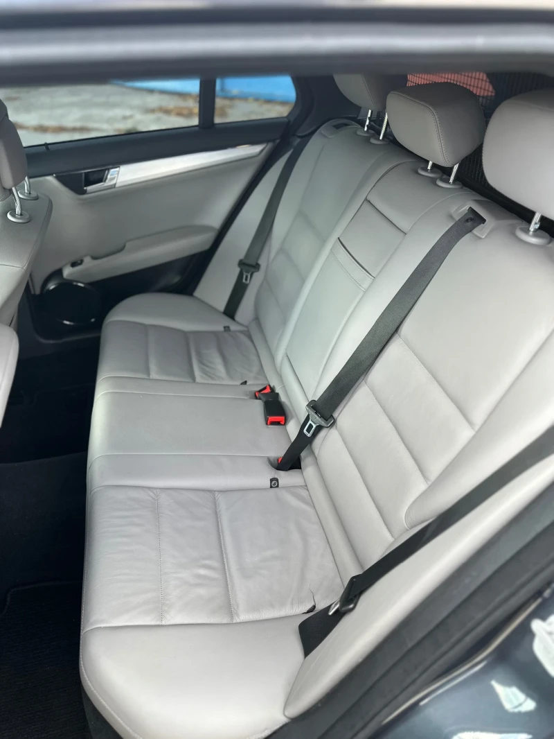 Mercedes-Benz C 320 3.2 CDI 4Matic AMG packet, снимка 8 - Автомобили и джипове - 52109327