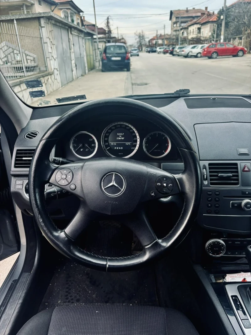 Mercedes-Benz C 220, снимка 11 - Автомобили и джипове - 52829698
