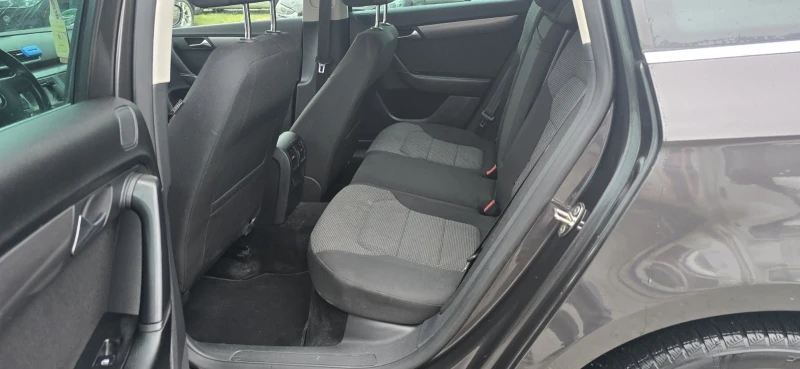 VW Passat, снимка 13 - Автомобили и джипове - 53190342