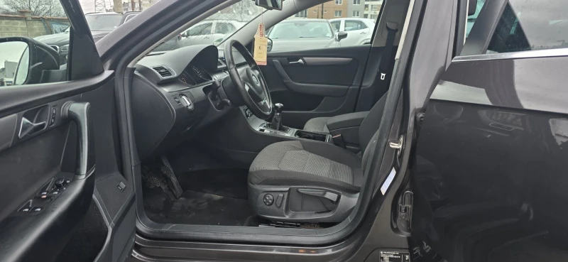 VW Passat, снимка 11 - Автомобили и джипове - 53190342