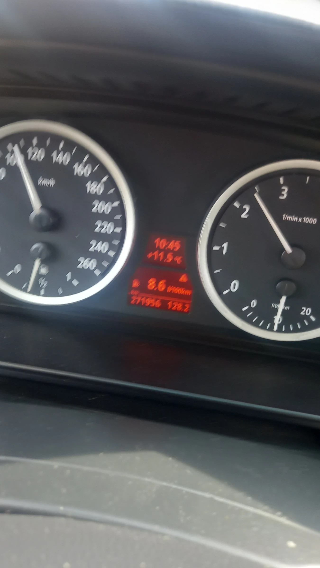 BMW 520 2.2i - изображение 7