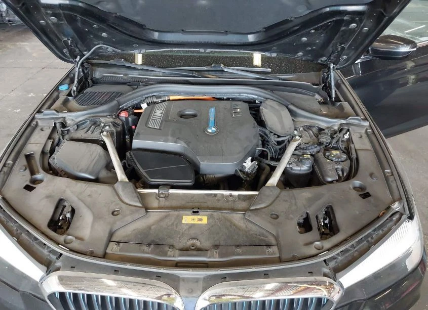 BMW 530E  - изображение 10