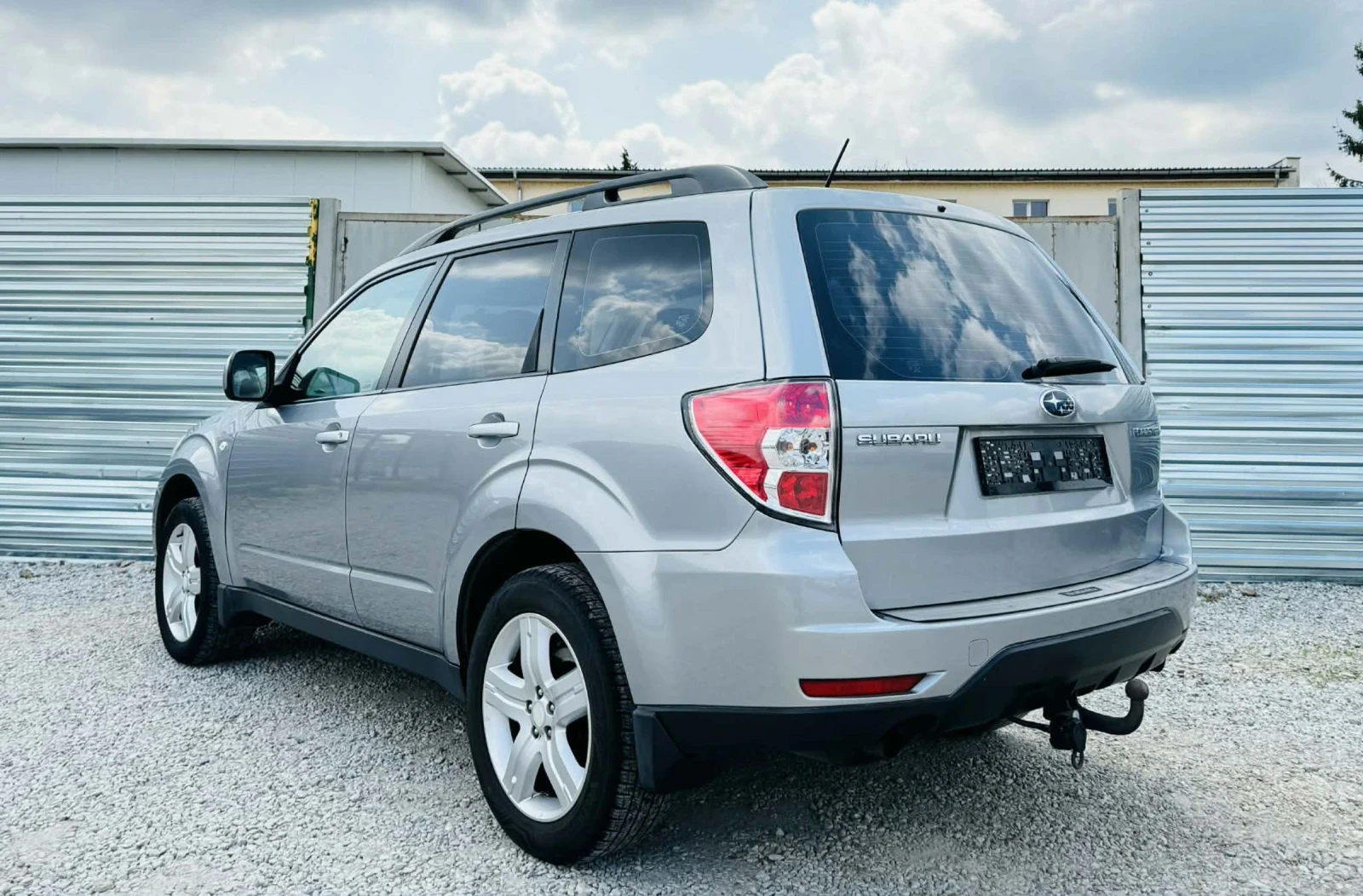 Subaru Forester 2.0 I AWD SWISS, снимка 4 - Автомобили и джипове - 54238284