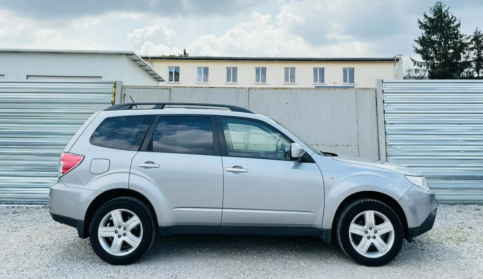 Subaru Forester 2.0 I AWD SWISS, снимка 7 - Автомобили и джипове - 54238284