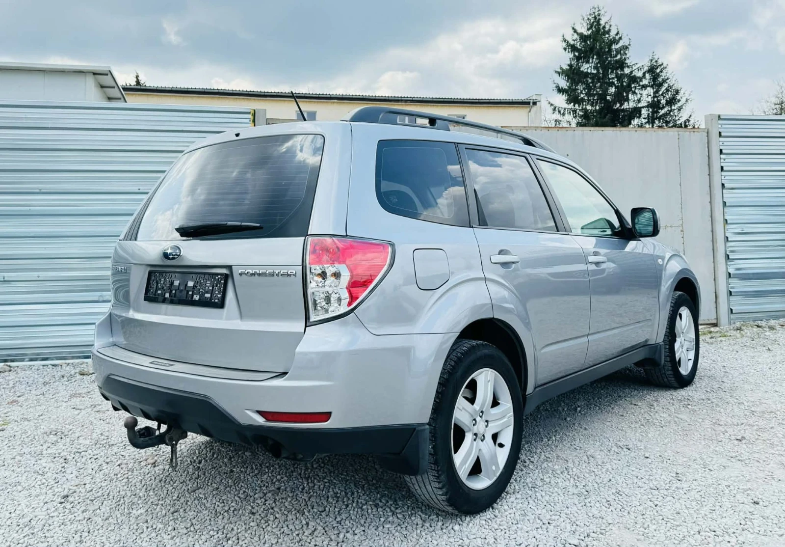 Subaru Forester 2.0 I AWD SWISS, снимка 5 - Автомобили и джипове - 54238284