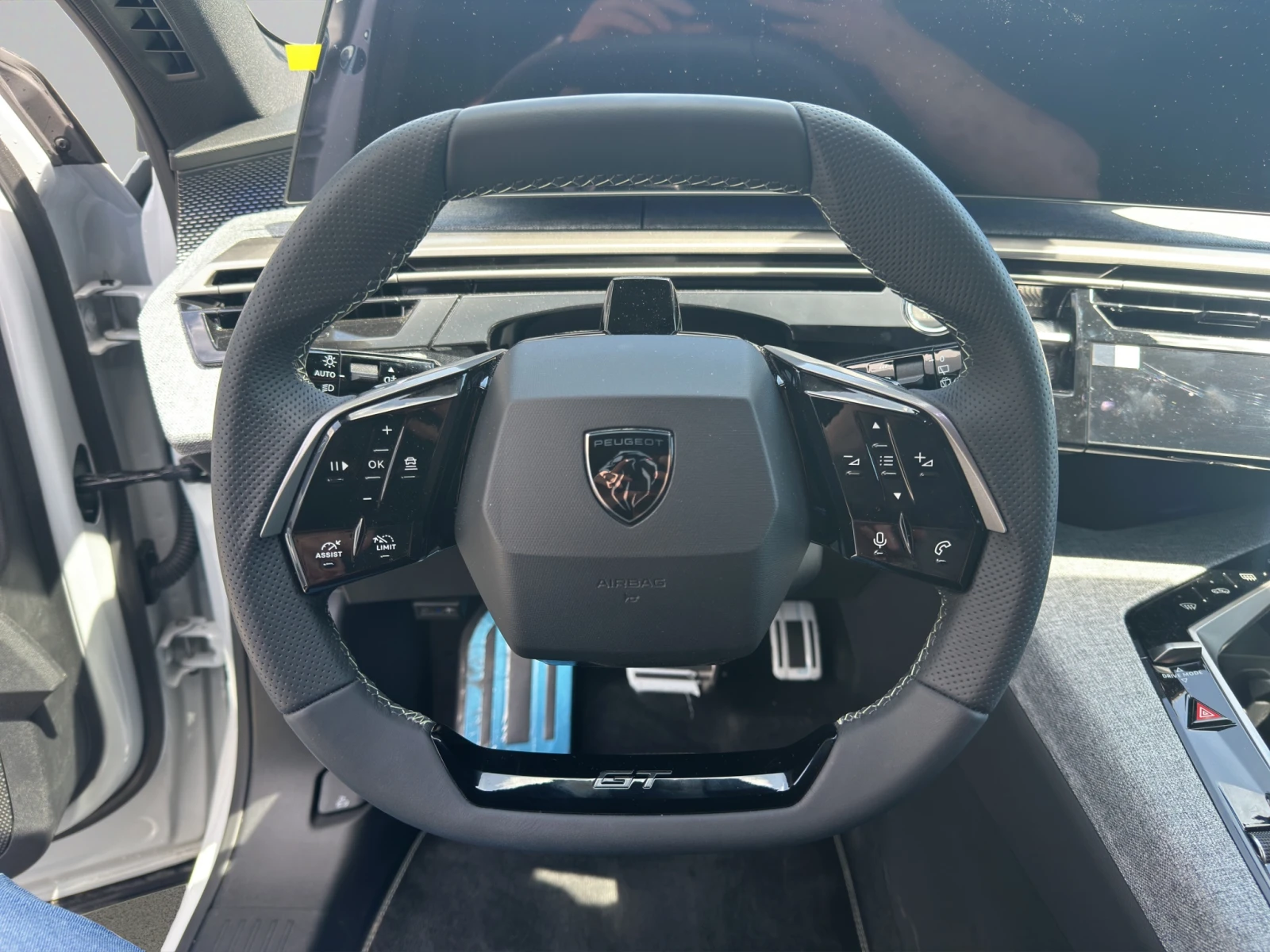 Peugeot 5008 PEUGEOT 5008 GT EXCLUSIVE 1.6 PLUG IN HYBRID e-DCS, снимка 12 - Автомобили и джипове - 54718884
