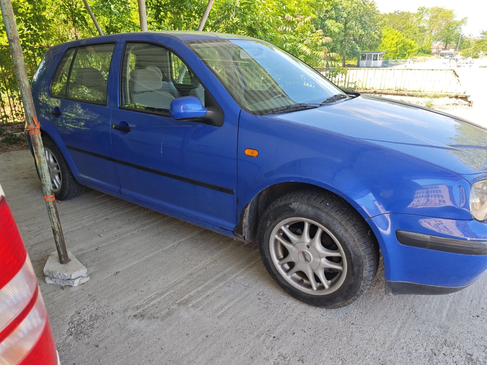 VW Golf 1.6, снимка 3 - Автомобили и джипове - 54812364
