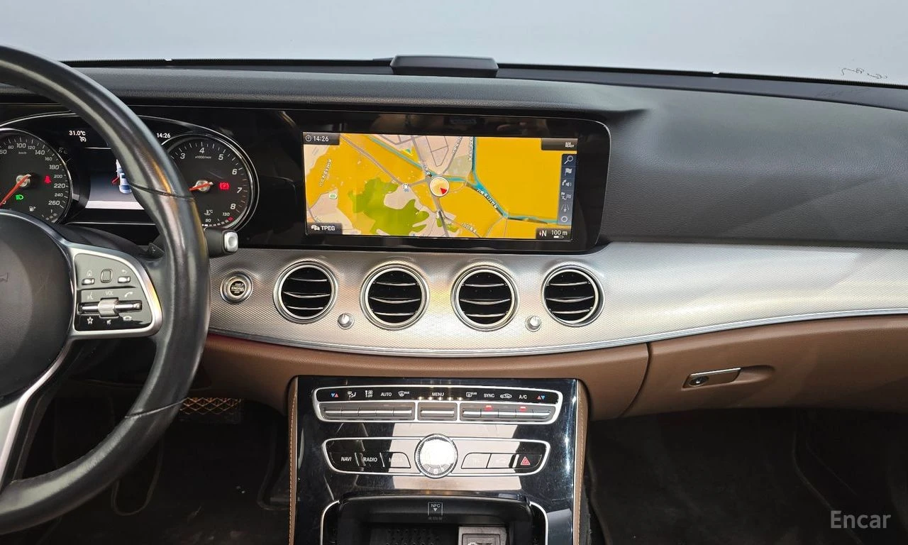 Mercedes-Benz E 300 Avantgarde* ПОДГРЕВ* КАМЕРА* KEYLESS* ШИБИДАХ* , снимка 10 - Автомобили и джипове - 54895066
