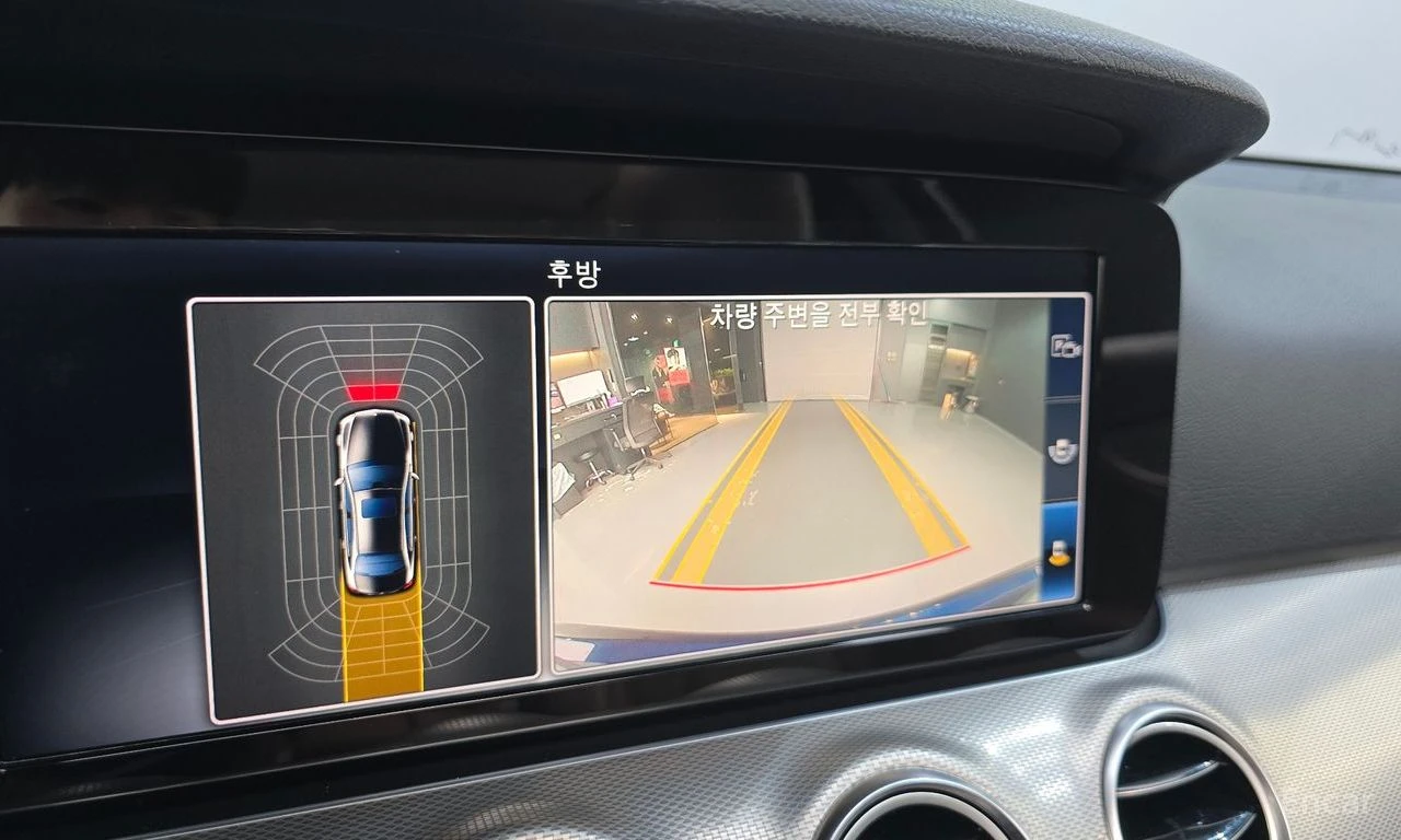 Mercedes-Benz E 300 Avantgarde* ПОДГРЕВ* КАМЕРА* KEYLESS* ШИБИДАХ* , снимка 11 - Автомобили и джипове - 54895066