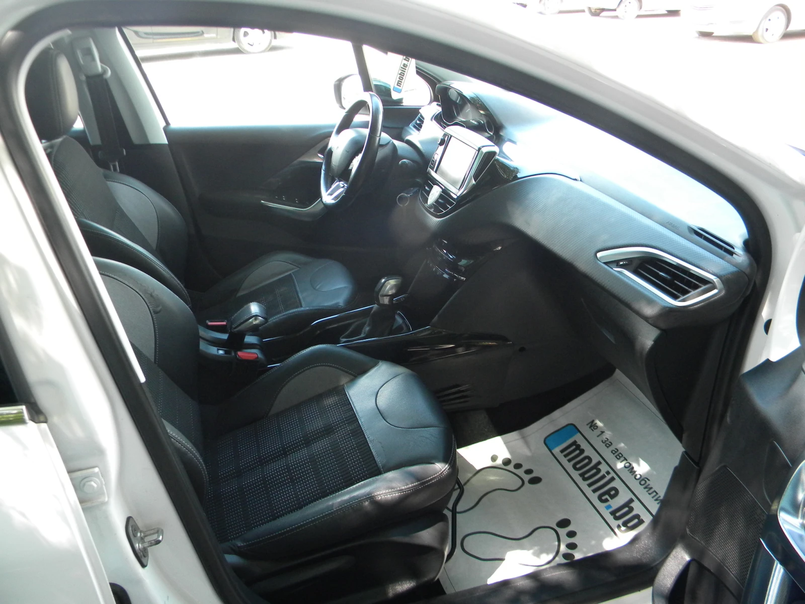 Peugeot 2008 1.6ecoHDI* ALLURE* KATO НОВО* EURO6B, снимка 10 - Автомобили и джипове - 54957933