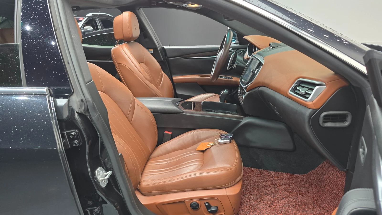 Maserati Ghibli 3.0 V6 Twin Turbo, снимка 9 - Автомобили и джипове - 55221634